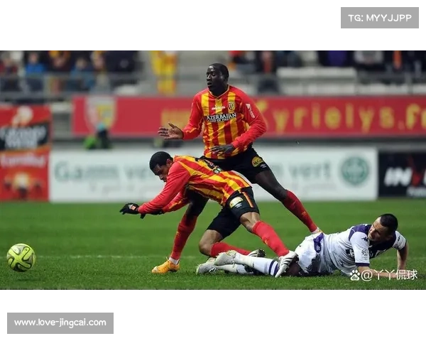 朗斯3-0完胜图卢兹，防守稳固稳坐半程冠军宝座